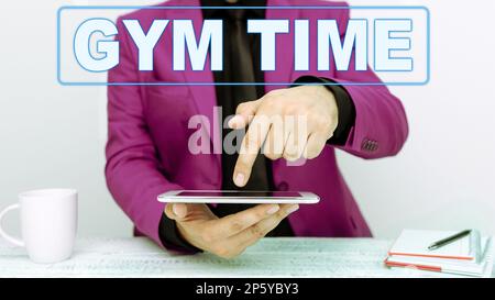 Inspiration mit dem Schild „Gym Time“. Konzept bedeutet Motivation, mit dem Training zu beginnen, Fitness zu trainieren Stockfoto
