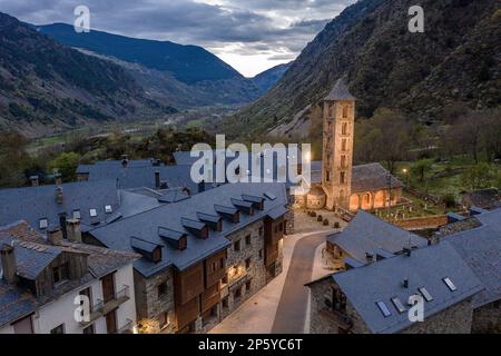 Kirche Santa Eulàlia, im Dorf Erill la Vall, Vall Boí, Lleida, Katalonien, Spanien Stockfoto