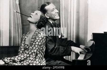 PRIVATE LIVES Noel Coward und Gertrude Lawrence in der New Yorker Bühnenproduktion 1931 Stockfoto