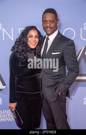 New York, New York, USA. 6. März 2023. (NEU) 2023 Roundabout Theatre Company Gala. 06. März 2023, New York, New York, USA: Blair Underwood (R) nimmt am 06. März 2023 an der Gala der Roundabout Theatre Company 2022 im Ziegfeld Ballroom in New York City Teil. (Kreditbild: © M10s/TheNEWS2 via ZUMA Press Wire) NUR REDAKTIONELLE VERWENDUNG! Nicht für den kommerziellen GEBRAUCH! Stockfoto