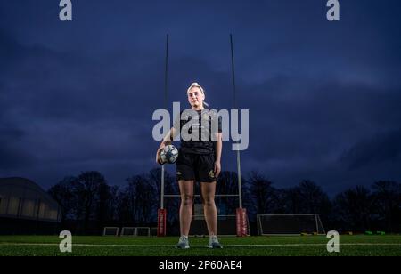 York Valkyrie's Sinead Peach vor einem Training im York St John University Sports Park, York. Ende letzten Jahres wog Sinead Peach viel Kummer bei der Weltmeisterschaft, aber die Star der York Valkyrie hat sich schnell darauf konzentriert, an der Spitze und im Mittelpunkt einer neuen, mutigen Ära der Frauen-Rugby-Liga zu stehen. Bilddatum: Mittwoch, 1. März 2023. Stockfoto