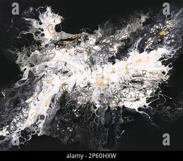 Moderne marmorierte flüssige Acrylfarbe mit fließender Textur, kreativer zeitgenössischer Hintergrund in Schwarz, Weiß und Gold Stockfoto