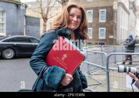 Downing Street, London, Großbritannien. 07. März 2023 Gillian Keegan, Staatssekretär für Bildung, nimmt an der wöchentlichen Kabinettssitzung in der Downing Street 10 Teil. Foto: Amanda Rose/Alamy Live News Stockfoto