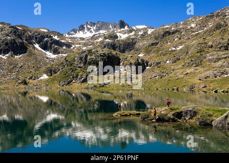 Obago-See, Colomèrs cirque, Aran-Tal, Aigüestortes und Estany de Sant Maurici-Nationalpark, Pyrenäen, Provinz Lleida, Katalonien, Spanien. Stockfoto