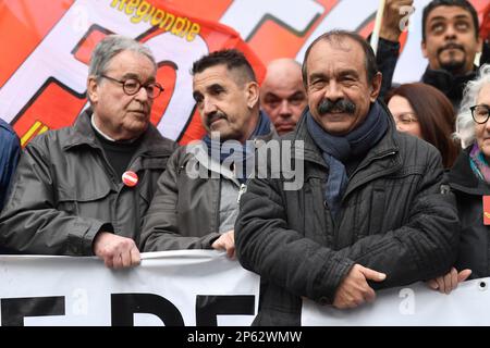 Philippe Martinez, Generalsekretär der CGT, an der Spitze der Demonstration gegen die Rentenreform. Zehntausende von Menschen haben sich in Paris versammelt, um gegen das von der Regierung initiierte Rentenreformprojekt zu demonstrieren. Stockfoto