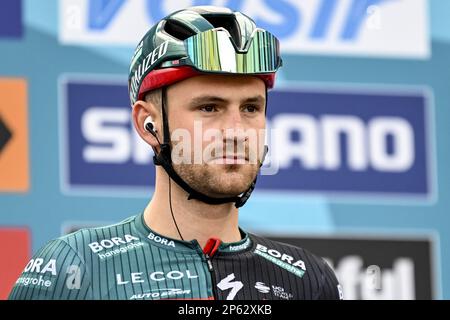 Follonica, Italien, 07. März 2023. Belgischer Jordi Meeus von Bora-Hansgrohe, dargestellt zu Beginn der zweiten Etappe des Radrennens Tirreno-Adriatico, von Camaiore nach Follonica, Italien (209 km), Dienstag, 07. März 2023. BELGA FOTO DIRK WAEM Stockfoto