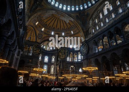 Bild der Moschee der Heiligen Sophia. Hagia Sophia, offiziell die Hagia Sophia große Moschee ist eine Moschee und eine wichtige kulturelle und historische Stätte in IS Stockfoto