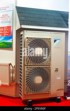 Paris, Frankreich, Detail, ökologische Heizgeräte, Wärmetauscher, auf der Industriemesse (Daikin Co.) Nahaufnahme, Geräteanzeige, Wärmetauscher, kohlenstoffarme « Aerosilent' Heizung Stockfoto