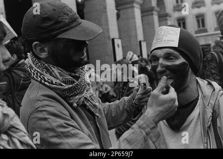 Archive 90ies: Anarchisten protestieren gegen G7-Gipfel, Lyon, Frankreich, 1996 Stockfoto