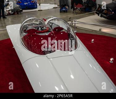 DETROIT, MI/USA - 24. Februar 2023: „Futurista“, 1963 Volkswagen Beetle Bubble Top Interpretation, Detroit AutoRama. Baumeister: Darryl / Cliff Starbird Stockfoto