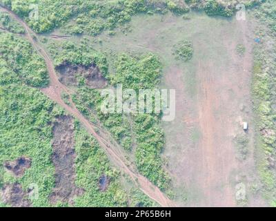 Luftaufnahme von Landkarten mit einem unbemannten Luftfahrzeug in Bogor, Indonesien. Stockfoto