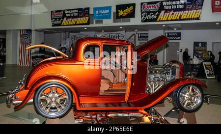 DETROIT, MI/USA - 24. Februar 2023: Eine 1932 Ford 5-Window Coupe Interpretation auf der Detroit AutoRama. Stockfoto