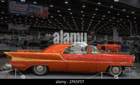 DETROIT, MI/USA - 24. Februar 2023: A 1957 Lincoln Premier Interpretation, in Detroit AutoRama. Stockfoto