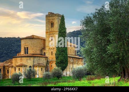 Abtei Sant'Antimo, Montalcino, Val d'Orcia, Toskana, Italien Stockfoto