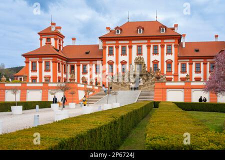 Barockschloss Troja im Frühjahr, Prag, Böhmen, Tschechische Republik (Tschechien), Europa Stockfoto