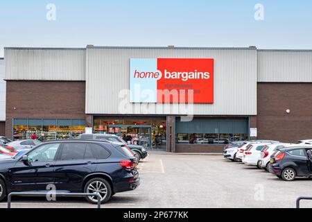 Home Schnäppchen store in Crewe, Cheshire Vereinigtes Königreich Stockfoto