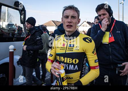 Dänischer Jonas Vingegaard von Jumbo-Visma, das nach der dritten Etappe des Achttägigen Radrennens Paris-Nizza 81., einem 32,2 km langen Team-Time-Test, in Dampierre-en-Burly, Frankreich, am Dienstag, den 07. März 2023 aufgenommen wurde. BELGA FOTO DAVID PINTENS Stockfoto