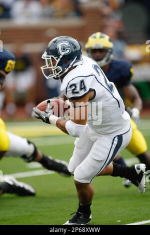 Connecticut Huskies Dwayne Gratz (7) in action during a game against  Cincinnati on December 1, 2012, at Rentschler Field in East Hartford, CT.  Cincinnati beat Connecticut 34-17.(AP Photo/Chris Bernacchi Stock Photo -  Alamy