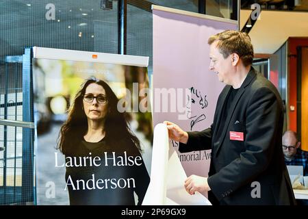 DIE US-Autorin Laurie Halse Anderson ist die Preisträgerin des Astrid Lindgren Memorial Award (ALMA) 2023, der am 07. März 2023 auf einer Pressekonferenz in Stockholm, Schweden, bekannt gegeben wurde. Der ALMA Award ist der weltweite Largets Children's Literature Award mit einem Preisbetrag von 5 Millionen schwedischen Kronen.Photo Lars Schroder/TT Stockfoto
