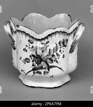 Strasburg, Frankreich, Porzellanfabrik, Faience Cachepot, 1770, Verzinnte Keramik. Stockfoto