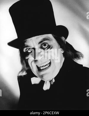 1927 , USA : der Filmschauspieler LON CHANEY Senior ( 1883 - 1930 ) in LONDON NACH MITTERNACHT ( Il Fantasma del castello ) von TOD BROWNING . - KINO MUTO - STUMMFILM - Hut - Top-hat - cappello A Cilindro - triller - Horror - Mostro - Monster -- Archivio GBB Stockfoto