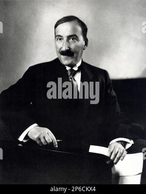 1936 , London , GROSSBRITANNIEN : der österreichische Schriftsteller STEFAN ZWEIG ( 1881 - 1942 ). - LETTERATO - SCRITTORE - LETTERATURA - Literatur - Baffi - Schnurrbart - Cravatta - Krawatte --- Archivio GBB Stockfoto