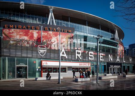 Arsenal FC Emirates Stadium Highbury London. Arsenal Football Stadium - das Emirates Stadium, auch bekannt als Arsenal Stadium, wurde 2006 fertiggestellt, Kapazität 60.704. Stockfoto