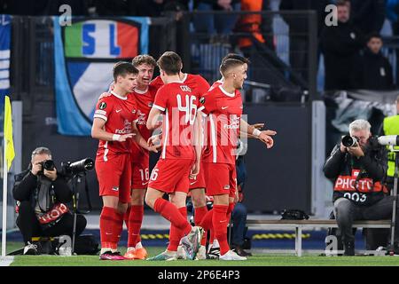 07-03-2023: Sport: Lazio vs. AZ ROME, ITALIEN - MÄRZ 7: Milos Kerkez (AZ Alkmaar), Wouter goes (AZ Alkmaar) und Jesper Karlsson (AZ Alkmaar), Wouter G. Stockfoto