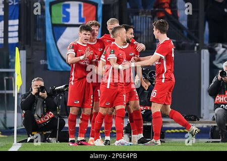 07-03-2023: Sport: Lazio vs. AZ ROME, ITALIEN - MÄRZ 7: Milos Kerkez (AZ Alkmaar), Wouter goes (AZ Alkmaar) und Jesper Karlsson (AZ Alkmaar), Wouter G. Stockfoto