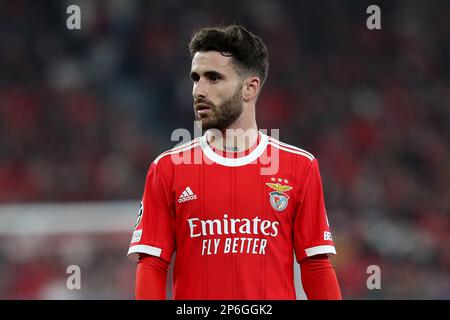 Lissabon, Portugal. 7. März 2023. Rafa Silva aus Benfica sieht während der UEFA Champions League-Runde 16, der zweiten Etappe, dem Fußballspiel zwischen SL Benfica und Club Brügge im Luz-Stadion in Lissabon, Portugal, am 7. März 2023 zu. (Kreditbild: © Pedro Fiuza/ZUMA Press Wire) NUR REDAKTIONELLE VERWENDUNG! Nicht für den kommerziellen GEBRAUCH! Kredit: ZUMA Press, Inc./Alamy Live News Stockfoto