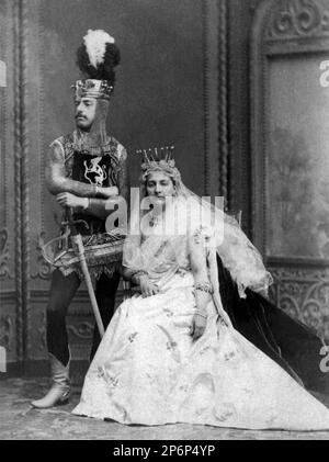 1870 . Februar 11 , Turin , Italien : der Prinz AMEDEO di SAVOIA d' AOSTA ( Amedeo Ferdinando Maria , 1845 - 1890 ) während einer Maskenparty . Sohn von König Vittorio Emanuele II. Und Bruder von König Umberto I. Auf diesem Foto mit seiner ersten Frau MARIA VITTORIA dal POZZO della CISTERNA ( 1847 - 1876 ) , die 1867 verheiratet war . Amedeo di Savoia war VON 1870 bis 1873 KÖNIG VON SPANIEN . 1888 heiratete seine neunte Prinzessin Letizia Bonaparte ( 1866 - 1926 ) 2. Mal . Gründer der Familie Ramo SAVOIA-AOSTA. - CASA SAVOIA - ITALIA - REALI - SPAGNA - NOBILTA' ITALIANA - SAVOY - ADEL - KÖNIGE - GESCHICHTE Stockfoto