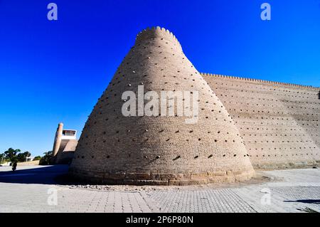 Die Arche Bukhara ist eine riesige Festung im Herzen der Altstadt von Bukhara, Usbekistan. Stockfoto