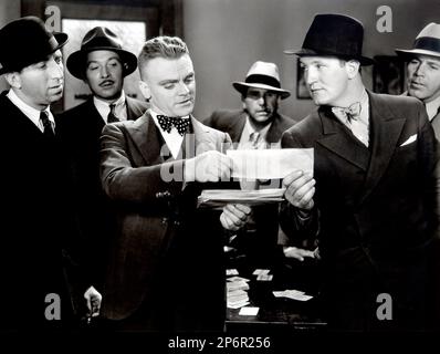1934 : Der Filmschauspieler JAMES CAGNEY ( 1899 - 1986 ) mit JIMMY THE GENT von Michael Curtiz, aus einem Roman von Laird Doyle, Schülerfilm - KINO - ATTORE CINEMATOGRAFICO - Fliege - Cravatta - papillon - Polka Dots - pois - Hut - cappello - Detective -- - Archivio GBB Stockfoto