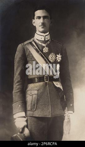 1924 Ca, ITALIEN : UMBERTO di SAVOIA Prinz von Piemont ( 1904 - 1983 ) , späterer König von Italien UMBERTO II im Mai 1946 , Sohn von König von Italien VITTORIO EMANUELE III und Königin ELENA ( del Montenegro ). - ITALIA - CASA SAVOIA - REALI - Nobiltà ITALIANA - SAVOY - ADEL - ADEL - GESCHICHTE - FOTO STORICHE - Baffi - Schnurrbart - Royal - nobili - nobiltà - principe reale - BELGIO - Portrait - ritratto - Militäruniform - uniforme divisa militare ---- Archivio GBB Stockfoto