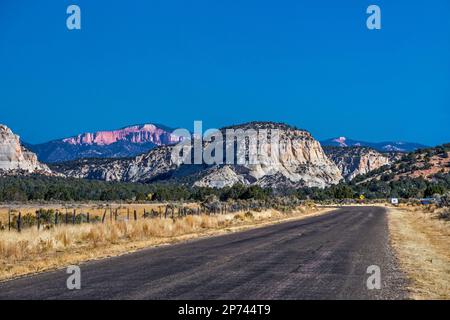 Mark Point, Johnson Canyon Rd, Skutumpah Terrace, Pink Cliffs am Paunsaugunt Plateau in dist, Grand Staircase Escalante National Monument, Utah, USA Stockfoto