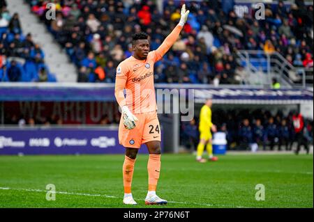 Bologna, Italien. 26. Februar 2023. FC Internazionaleâ&#x80;&#X99;s Andre Onana Gesten während des Bologna FC vs. Inter - FC Internazionale, italienisches Fußballspiel Serie A in Bologna, Italien, Februar 26 2023 Kredit: Independent Photo Agency/Alamy Live News Stockfoto