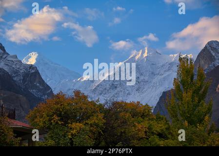 Allah Allmächtiger hat Pakistan mit ästhetischer und natürlicher Schönheit gesegnet. Es gibt viele Orte, die tödlich bedeckt sind mit wunderschönen Szenen. Was für ein gla Stockfoto