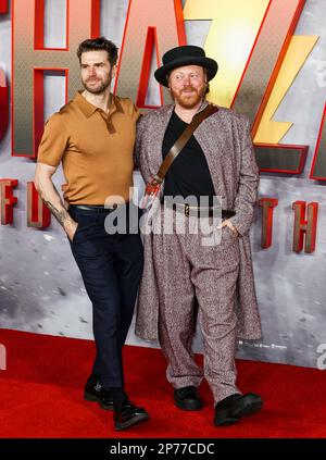 London, Großbritannien. 07. März 2023. Joel Dommett und Leigh Francis besuchen die „Shazam! Fury of the Gods' UK Special Screening am Cineworld Leicester Square in London. (Foto: Brett Cove/SOPA Images/Sipa USA) Guthaben: SIPA USA/Alamy Live News Stockfoto