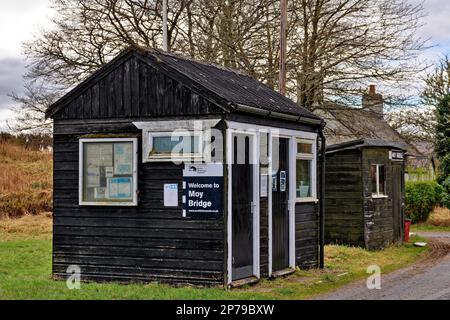 Gairlochy Caledonian Canal Spean Bridge Great Glen Way Schottland Holzhütten an der Moy Bridge Stockfoto