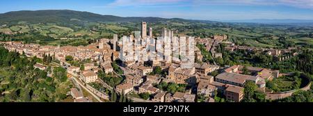 San Gimignano, Stadt der Türme, mit mittelalterlichem Stadtzentrum, Luftblick, San Gimignano, Toskana, Provinz Siena, Italien Stockfoto
