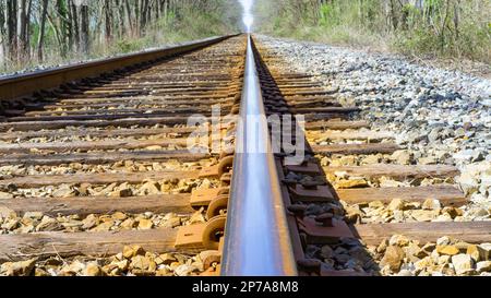 Bahngleise im Land Stockfoto