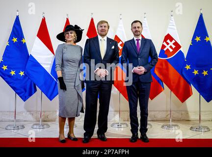 Bratislava, Slowakei. 08. März 2023. BRATISLAVA - König Willem-Alexander und Königin Maxima während eines Treffens mit dem slowakischen Ministerpräsidenten Eduard Heger am zweiten Tag des dreitägigen Staatsbesuchs in der Slowakei. ANP REMKO DE WAAL netherlands Out - belgien Out Credit: ANP/Alamy Live News Stockfoto