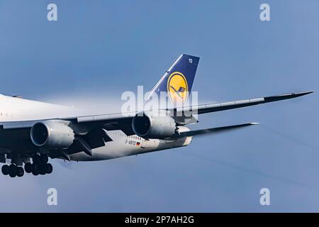 Flughafen Fraport, Lufthansa Boeing 747-8 auf dem Weg nach Fraport, Frankfurt am Main, Hessen, Deutschland Stockfoto