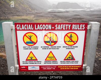 Hinweisschild, Sicherheitsregeln an der Gletscherlagune, Skaftafellsjoekull, Skaftafell National Park, Island Stockfoto