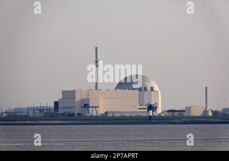 Das stillgelegte Kernkraftwerk Brokdorf an der Elbe, Brokdorf, Schleswig-Holstein, Deutschland Stockfoto