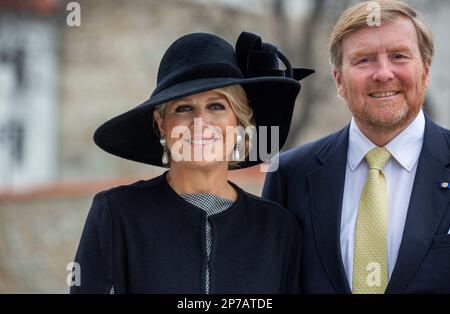 König Willem-Alexander und Königin Maxima der Niederlande im Schloss Bratislava, am 08. März 2023, posierte für die Presse, anlässlich des 2. Eines 3-tägigen Staatsbesuchs in der Slowakei Foto: Albert Nieboer/Niederlande OUT/Point de Vue OUT Stockfoto