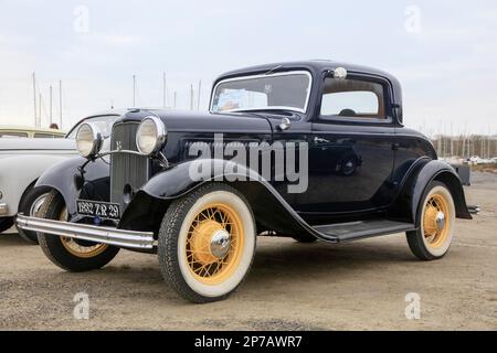 Ford V8 Model 18 Coupe von 1932, Classic Car Meeting, Plougastel-Daoulas, Finistere, Bretagne, Frankreich Stockfoto