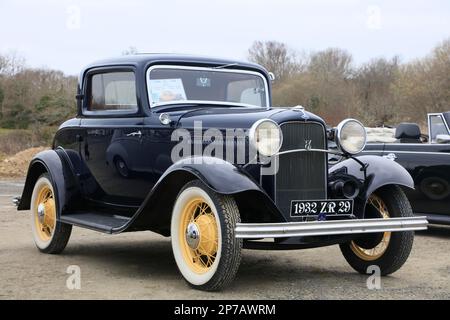 Ford V8 Model 18 Coupe von 1932, Classic Car Meeting, Plougastel-Daoulas, Finistere, Bretagne, Frankreich Stockfoto