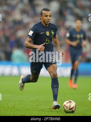 Frankreichs Jules Kounde während des Finales der FIFA-Weltmeisterschaft im Lusail Stadium, Katar. Foto: Sonntag, 18. Dezember 2022. Stockfoto
