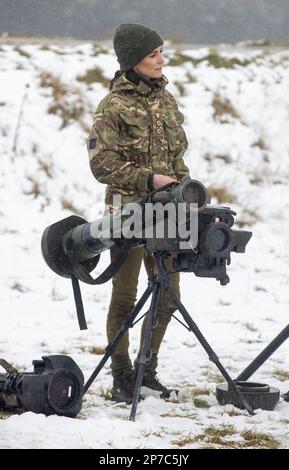 Die Prinzessin von Wales, Oberst der irischen Garde, während ihres ersten Besuchs beim 1. Bataillon der irischen Garde, seit sie Oberst wurde, in der Salisbury Plain Trainingszone in Wiltshire. Bilddatum: Mittwoch, 8. März 2023. Stockfoto